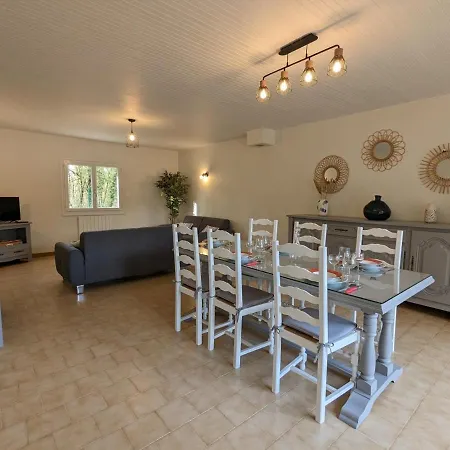 Maison De Plain-pied Avec Wifi Et Animaux Acceptes, Jardin Et Terrasse Prives - Fr-1-653-227 *