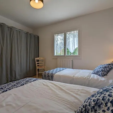 Maison De Plain-pied Avec Wifi Et Animaux Acceptés, Jardin Et Terrasse Privés - Fr-1-653-227 Puyreaux