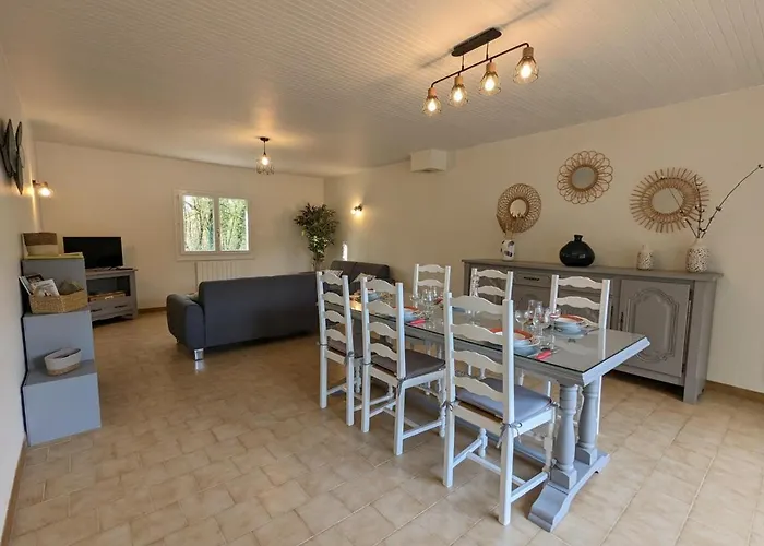 Maison De Plain-pied Avec Wifi Et Animaux Acceptes, Jardin Et Terrasse Prives - Fr-1-653-227 *