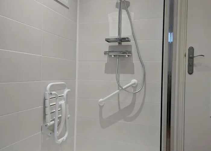 Maison De Plain-pied Avec Wifi Et Animaux Acceptes, Jardin Et Terrasse Prives - Fr-1-653-227 * Puyreaux