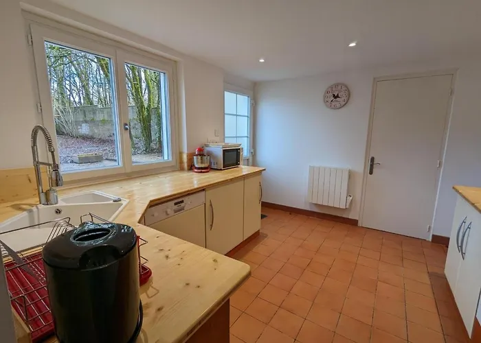 Maison De Plain-pied Avec Wifi Et Animaux Acceptes, Jardin Et Terrasse Prives - Fr-1-653-227 * Puyreaux